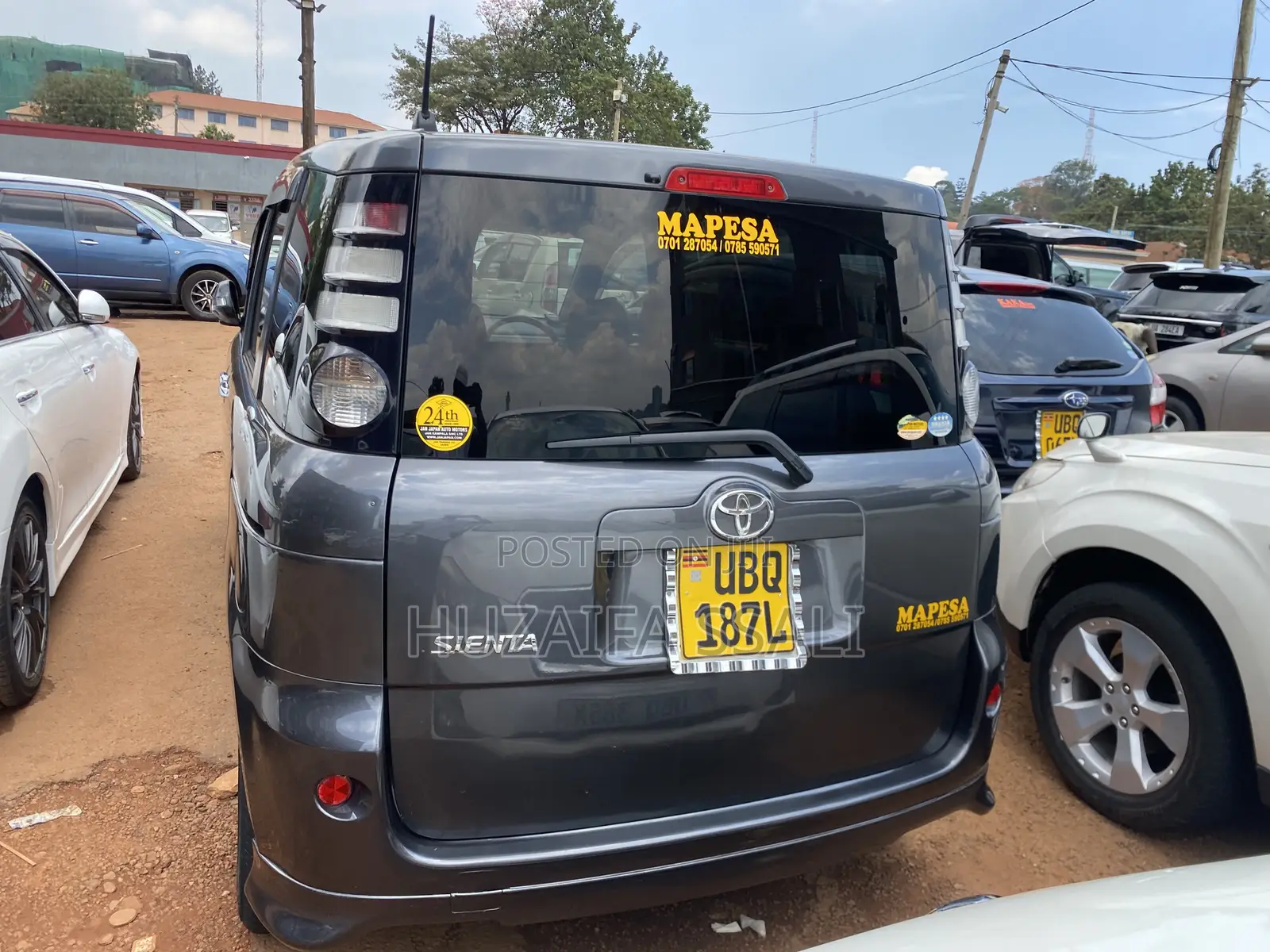 Toyota Sienta 2011 Gray