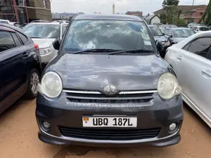Toyota Sienta 2011 Gray