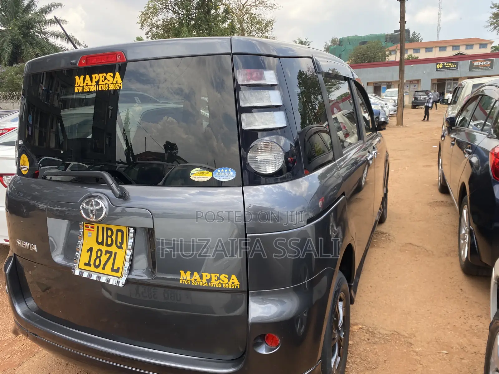 Toyota Sienta 2011 Gray