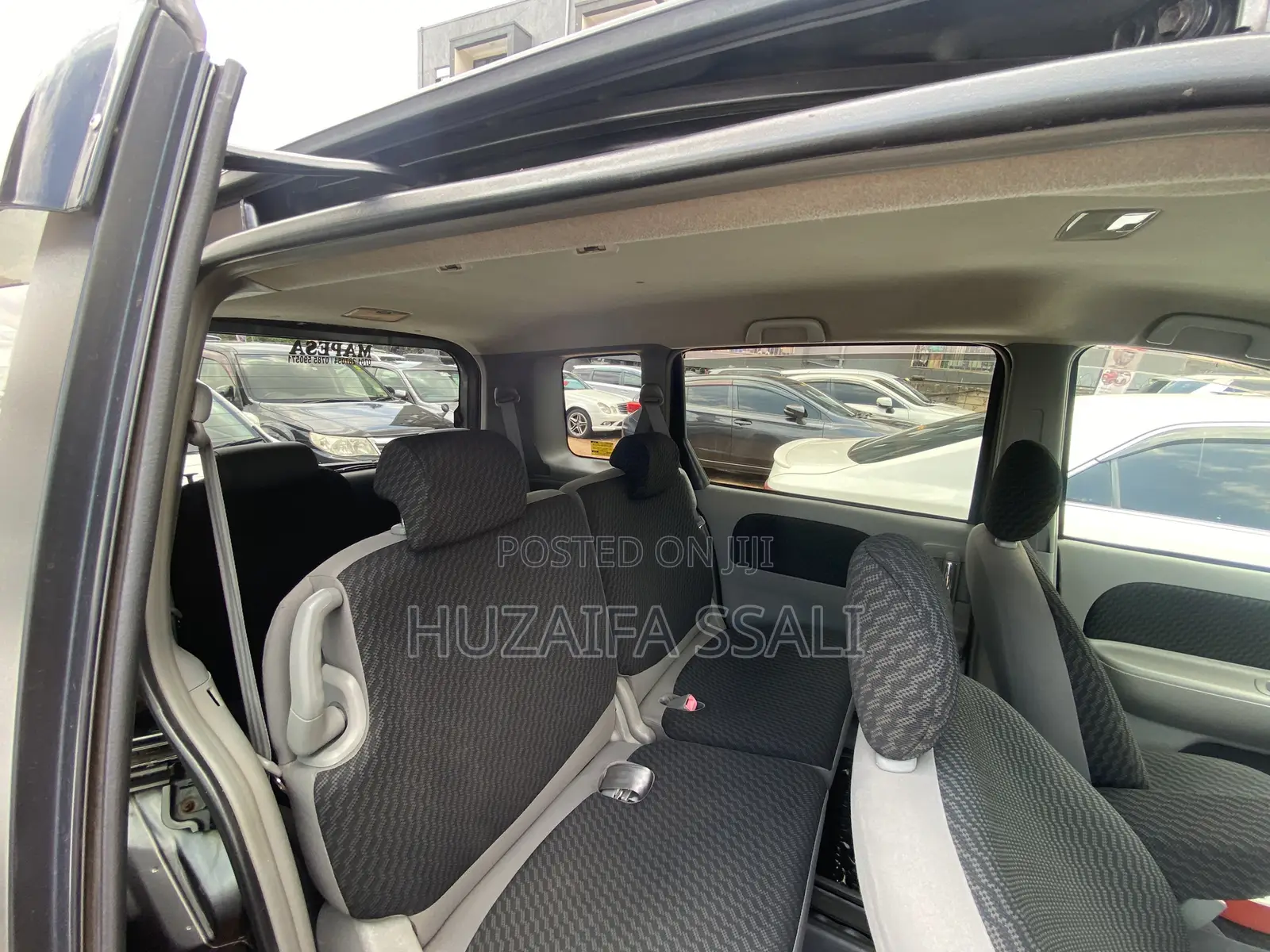 Toyota Sienta 2011 Gray