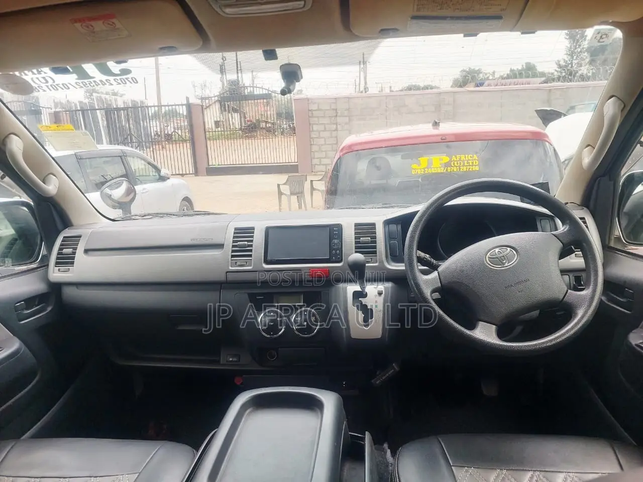 Toyota HiAce 2013 White