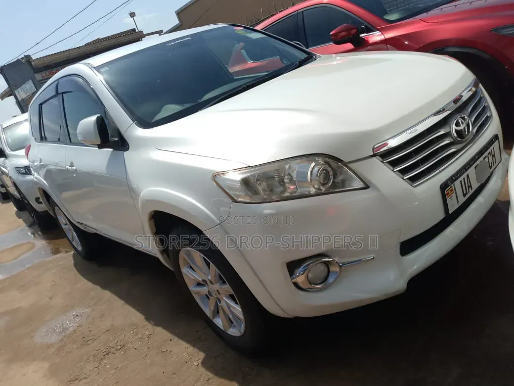 Toyota Vanguard 2011 White