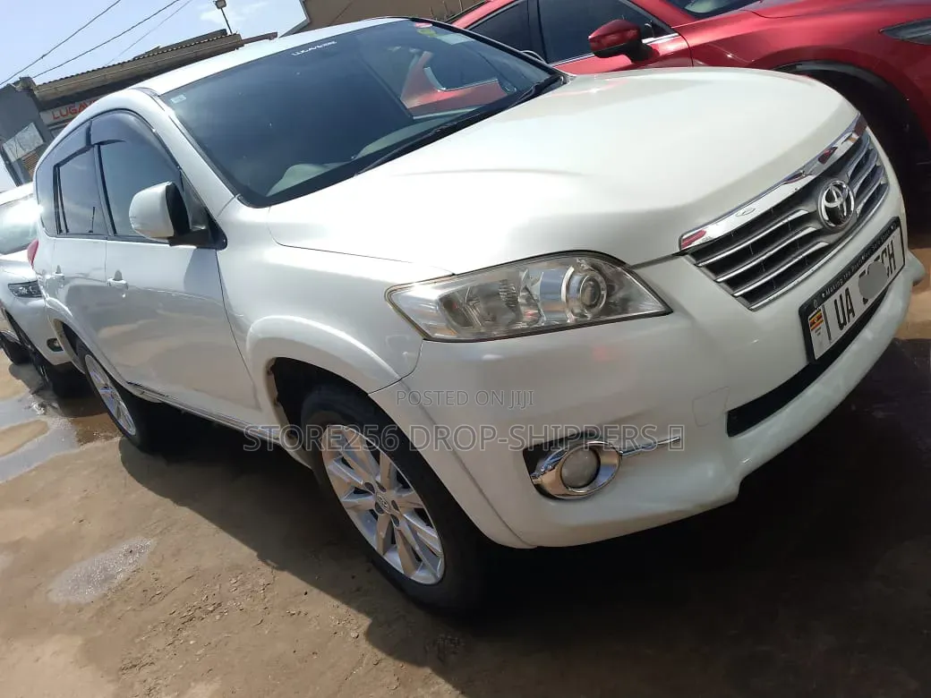Toyota Vanguard 2011 White