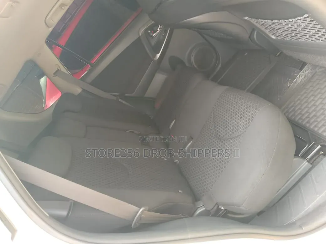 Toyota Vanguard 2011 White