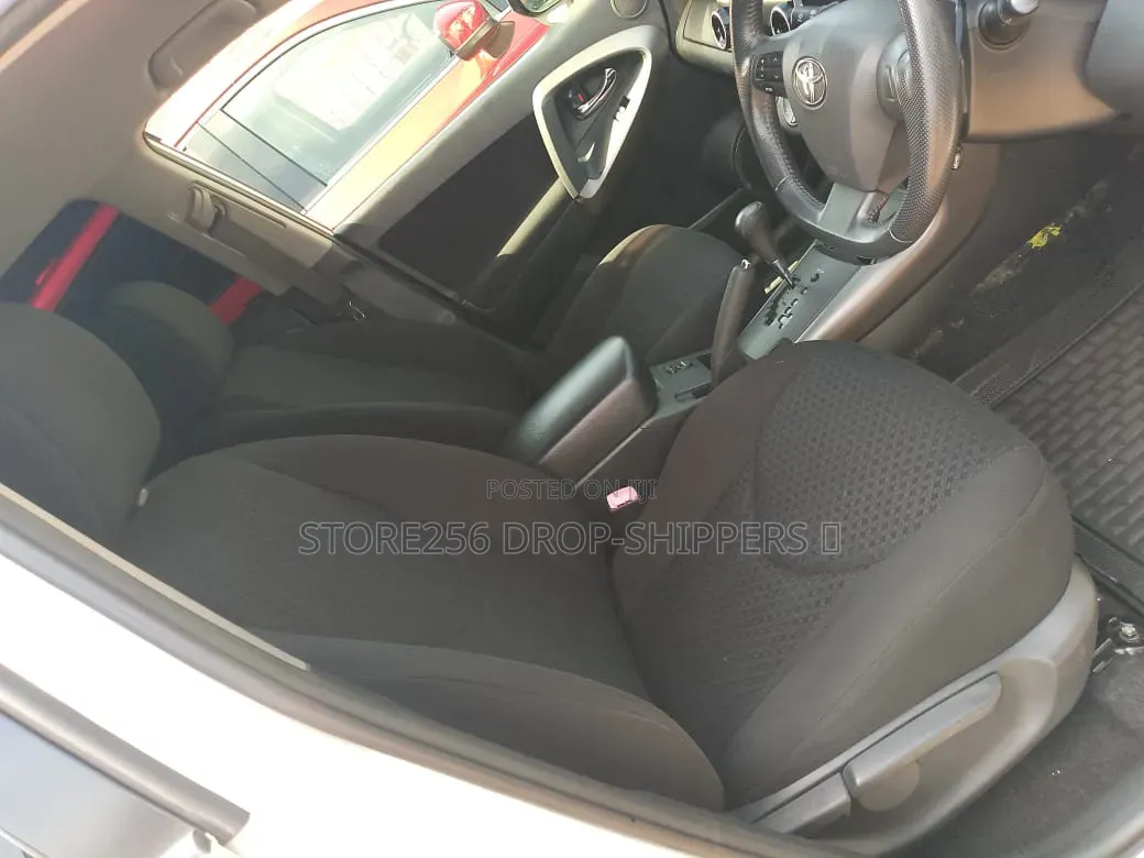 Toyota Vanguard 2011 White