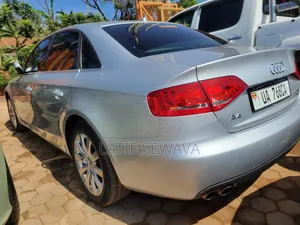 Audi A4 2.0T Premium 2011 Silver