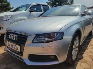 Audi A4 2.0T Premium 2011 Silver