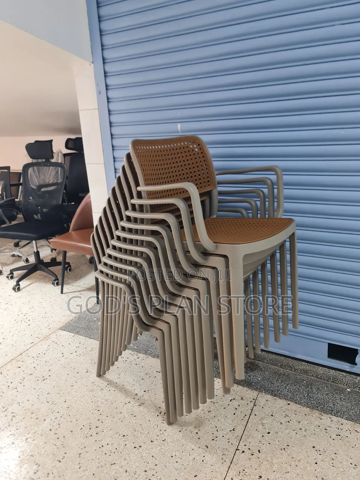 Extort Plastic Chairs Plastic Chairs