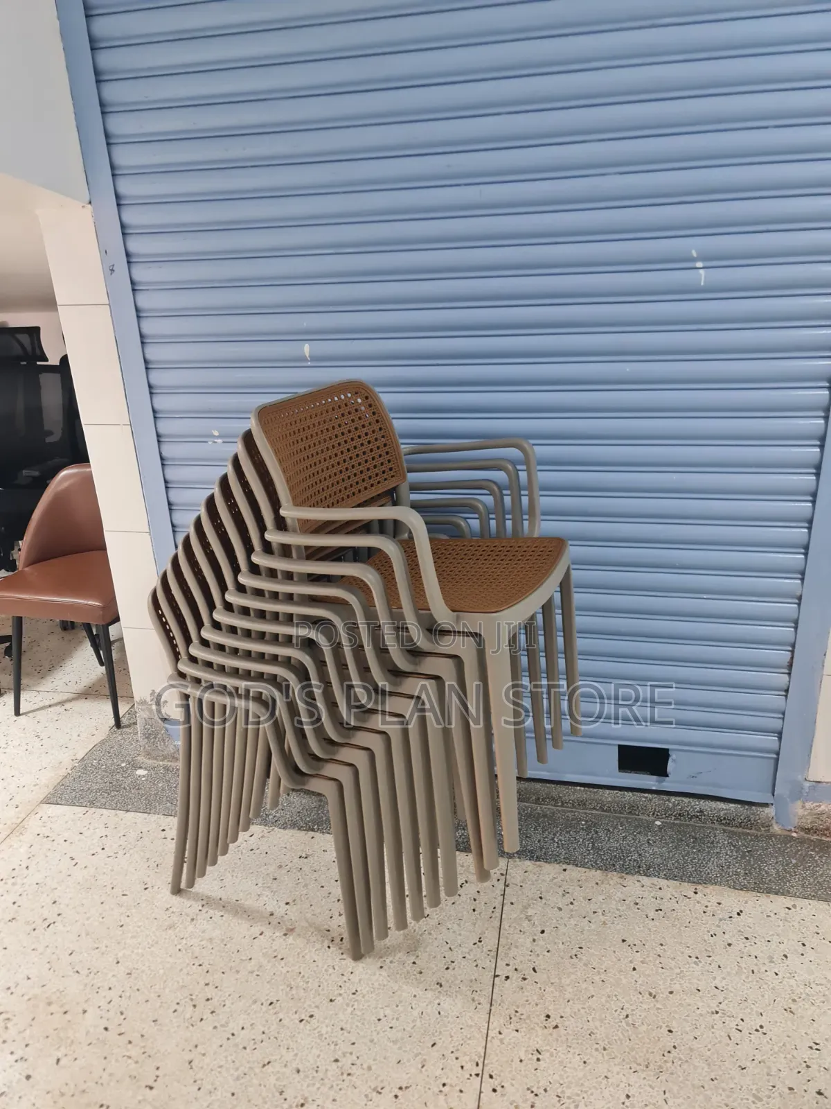 Extort Plastic Chairs Plastic Chairs
