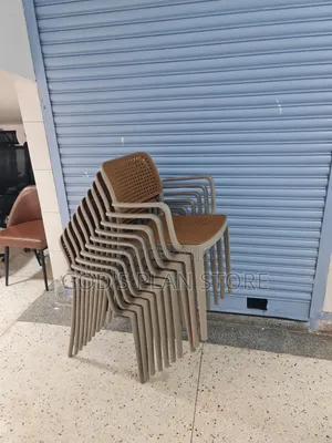 Extort Plastic Chairs Plastic Chairs