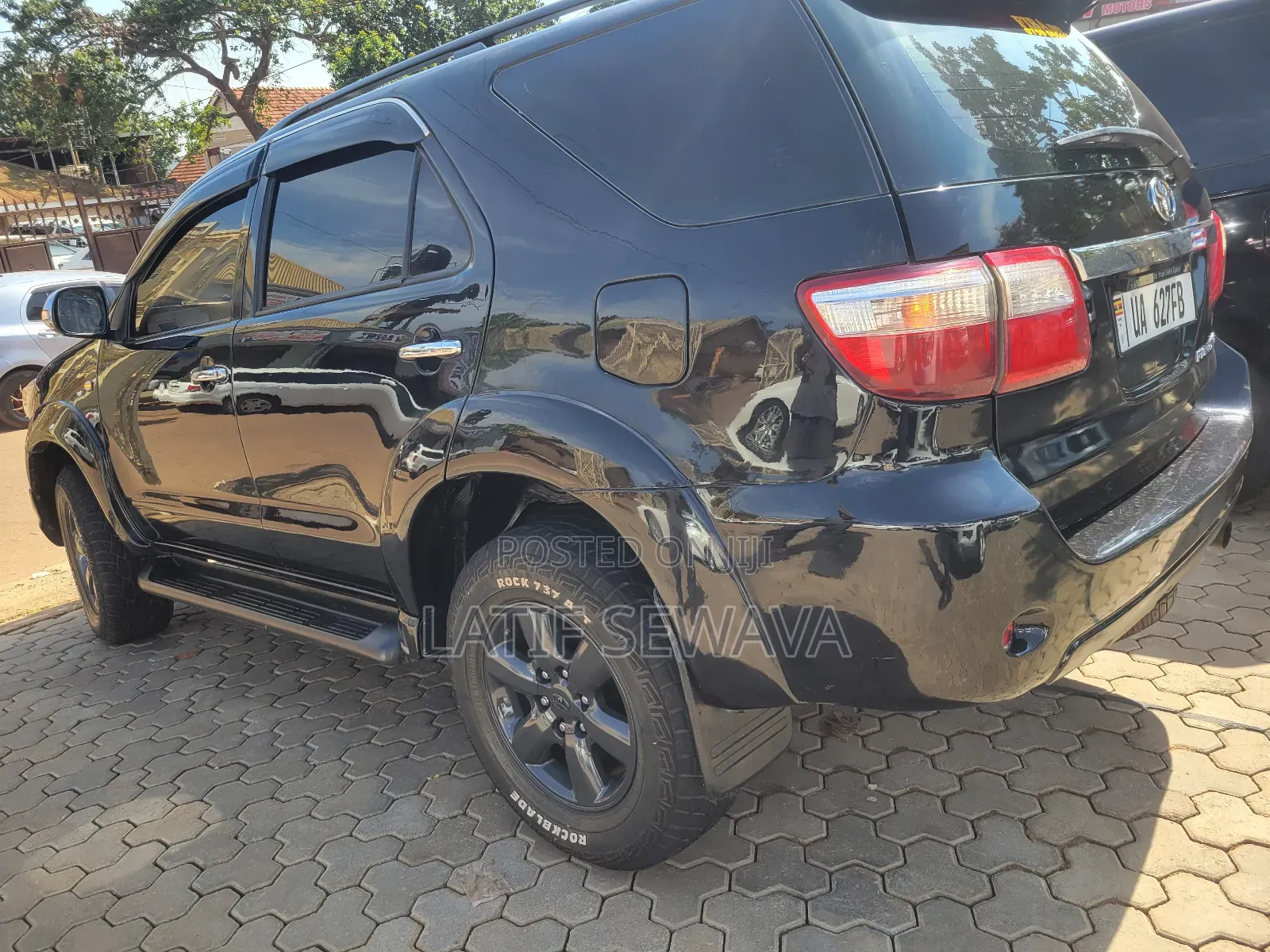 Toyota Fortuner 2.7 RWD 2008 Black