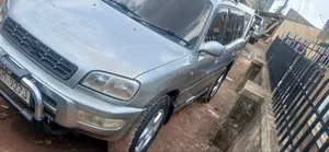 Toyota RAV4 Automatic 2000 Silver