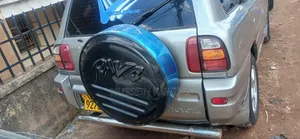 Toyota RAV4 Automatic 2000 Silver