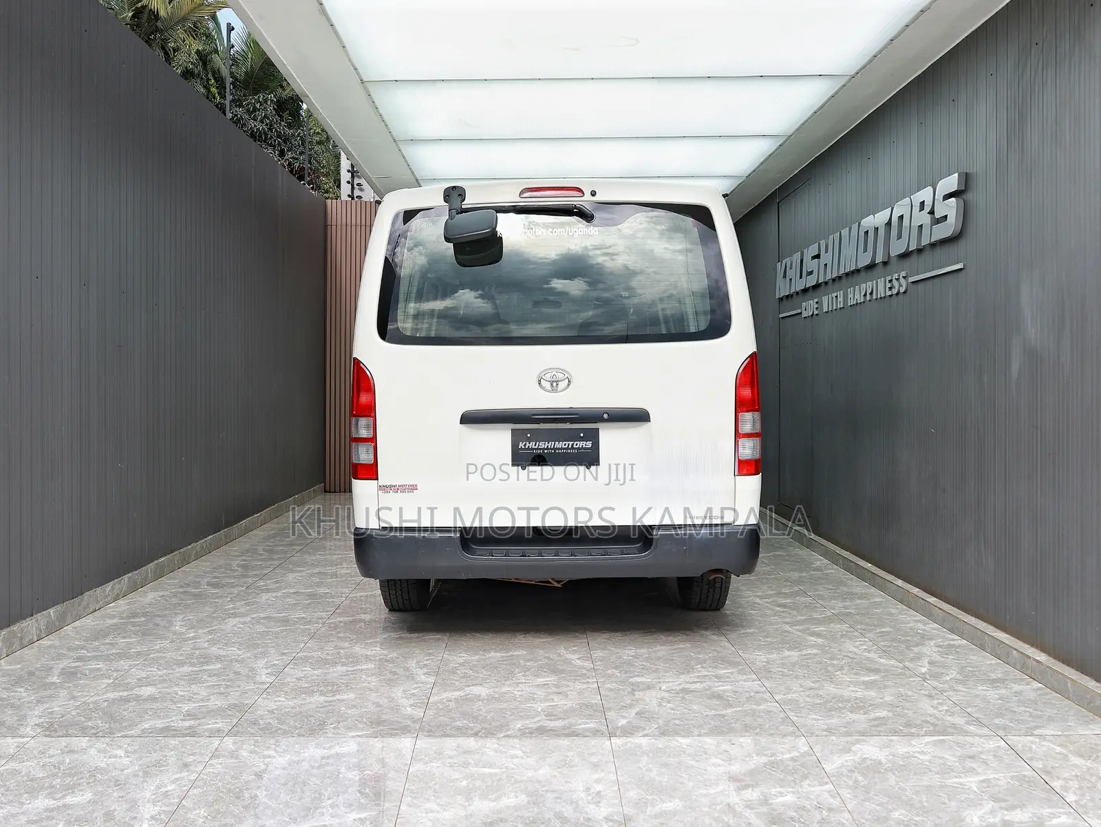 Toyota HiAce 2012 White