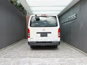 Toyota HiAce 2012 White