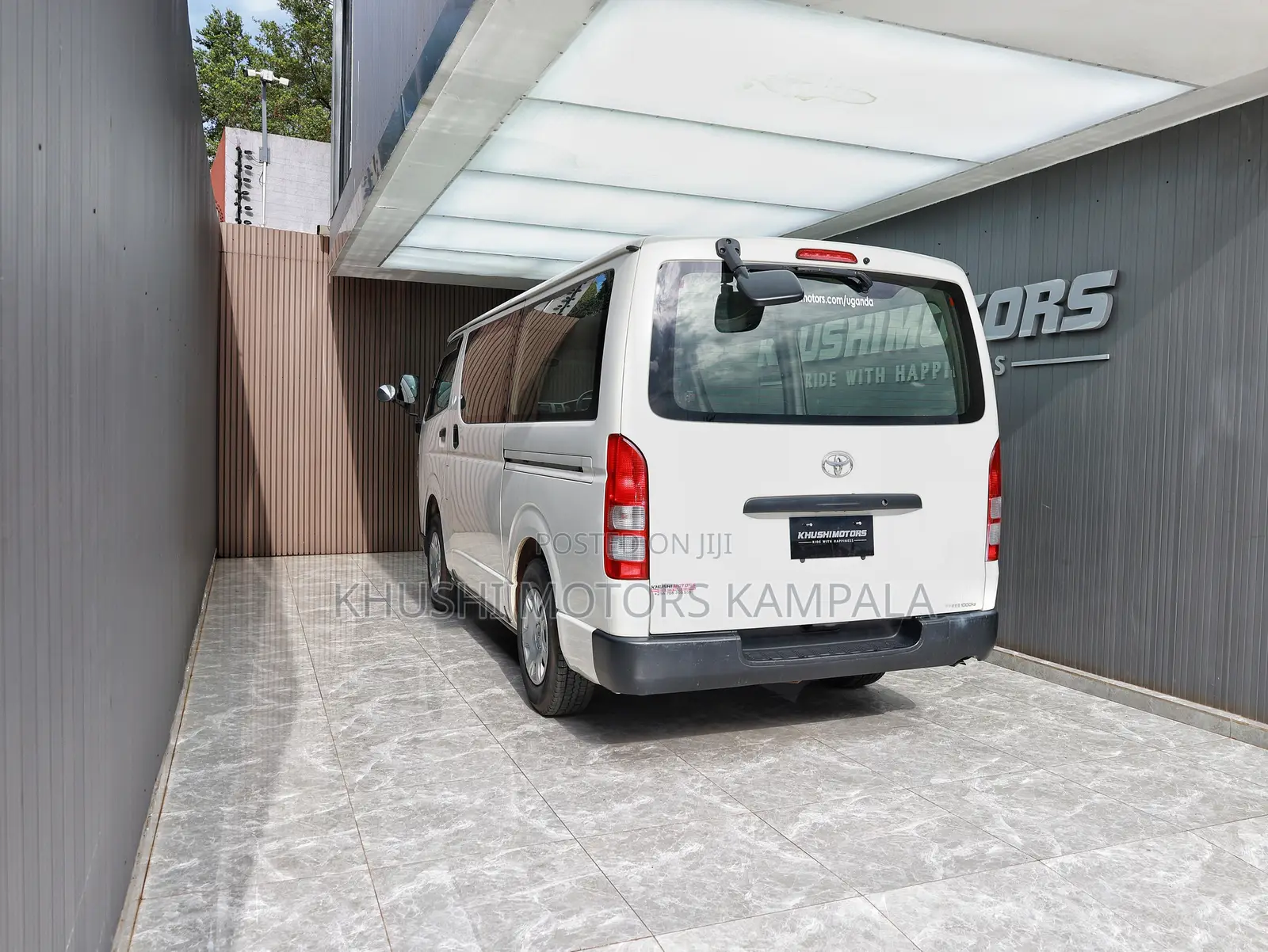 Toyota HiAce 2012 White