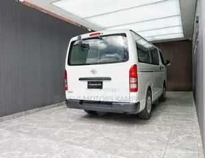 Toyota HiAce 2012 White
