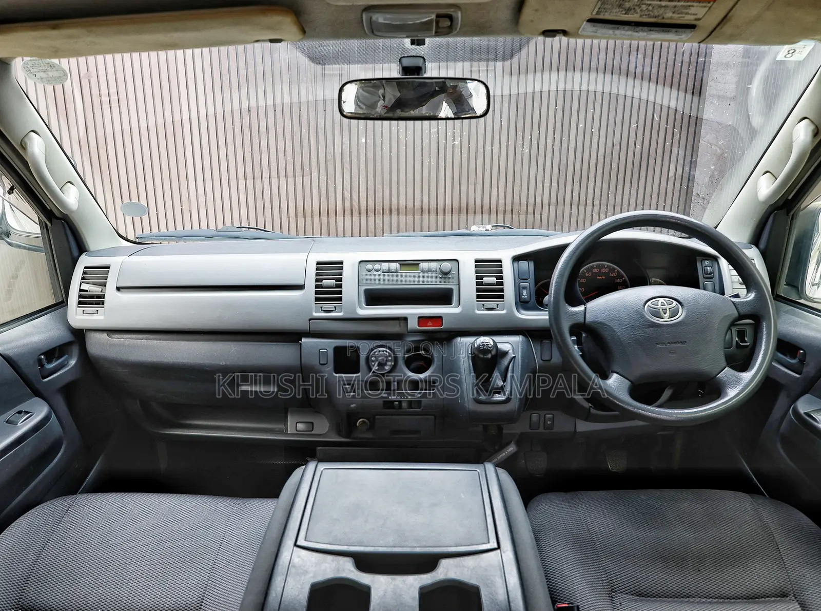 Toyota HiAce 2012 White