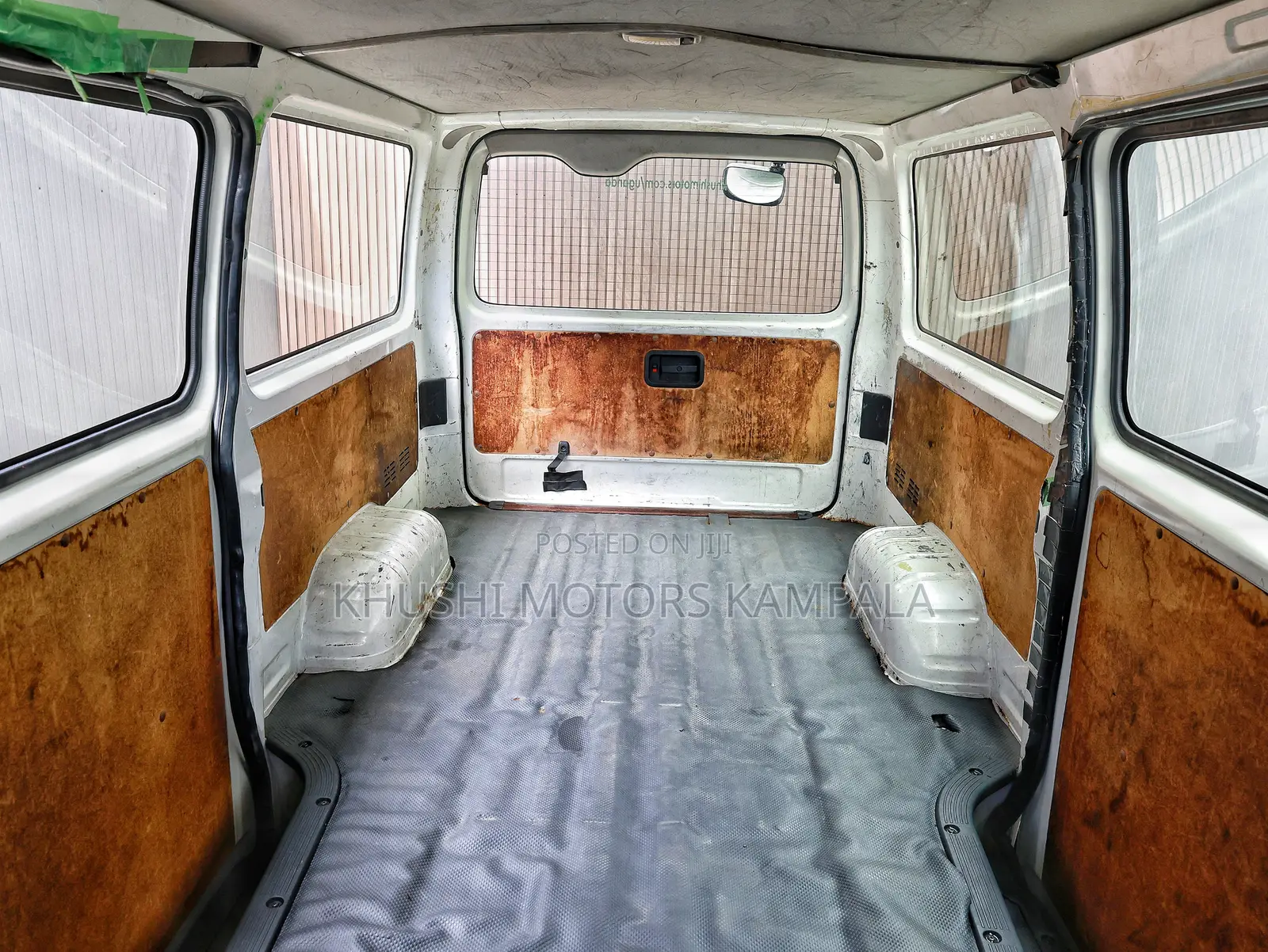 Toyota HiAce 2012 White