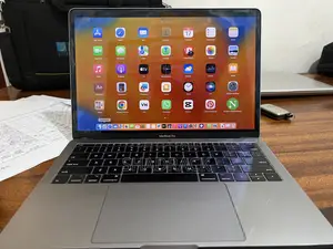 Laptop Apple MacBook Pro 2017 8GB Intel Core i5 SSD 256GB