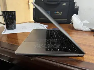 Laptop Apple MacBook Pro 2017 8GB Intel Core i5 SSD 256GB