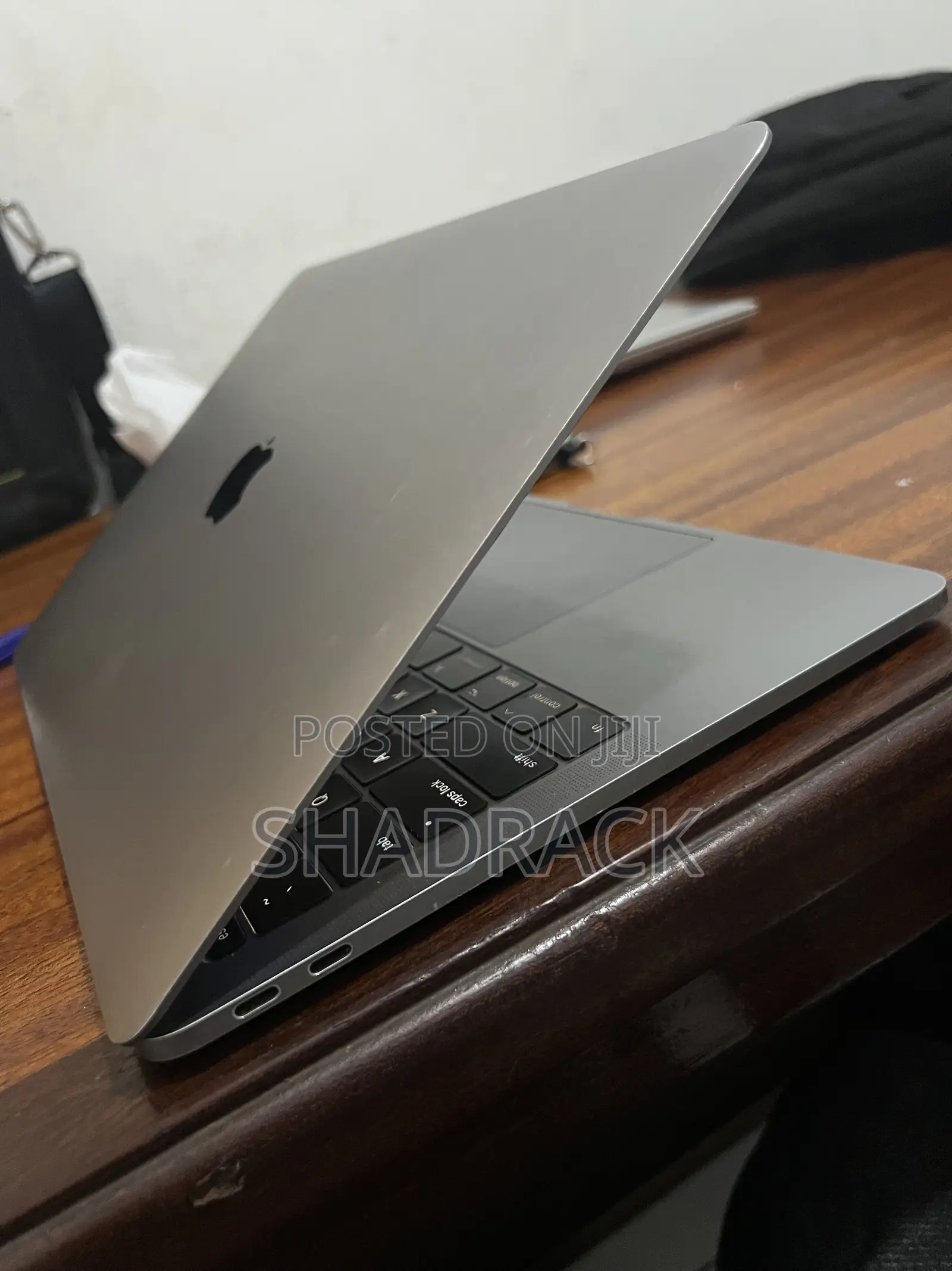 Laptop Apple MacBook Pro 2017 8GB Intel Core i5 SSD 256GB
