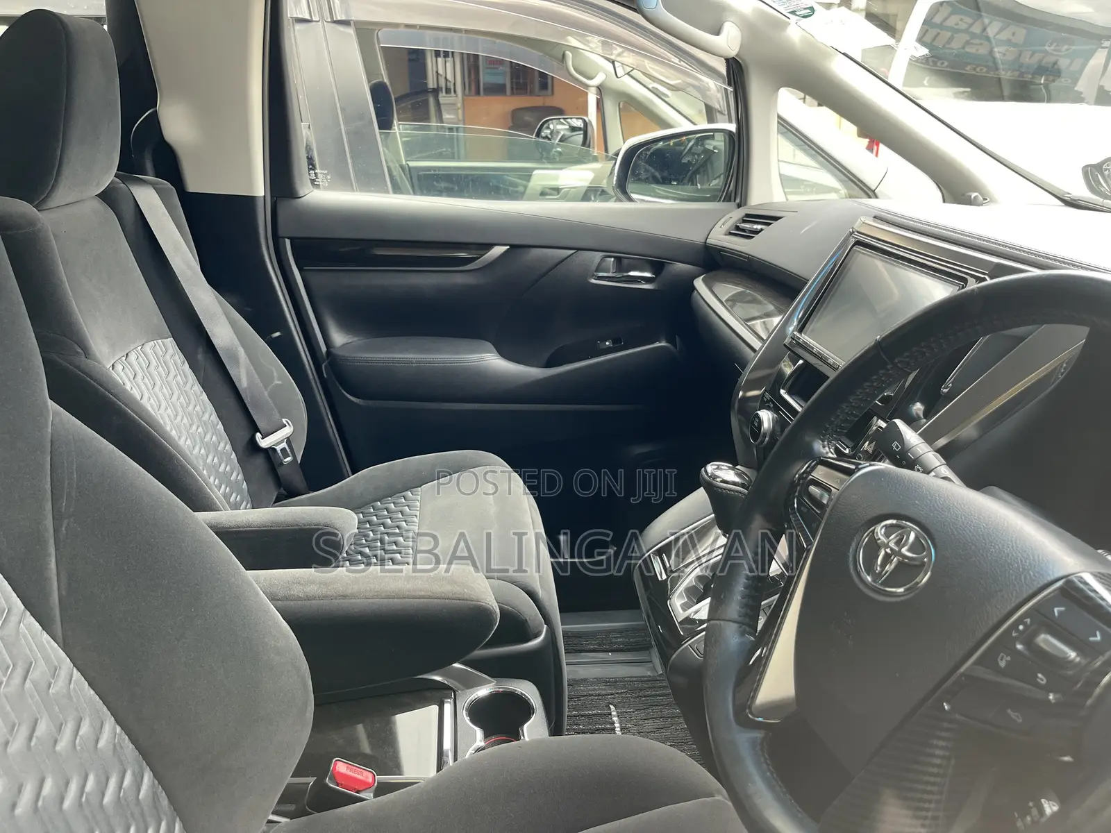 Toyota Alphard 2017 White