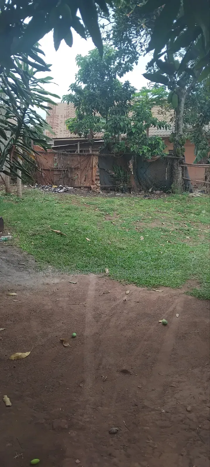 2bdrm Bungalow in Ssabagabo-Makindye for sale