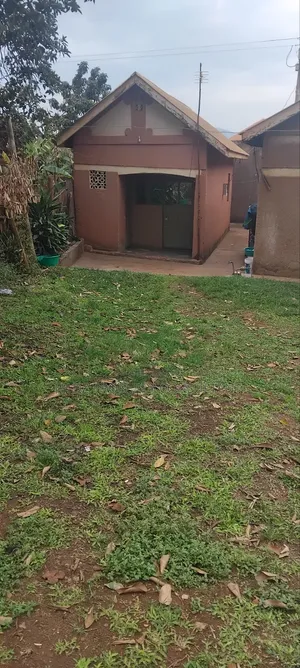 2bdrm Bungalow in Ssabagabo-Makindye for sale