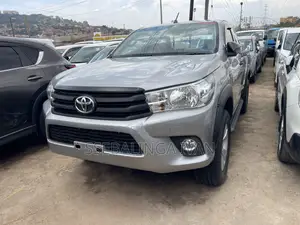 Toyota Hilux 2018 Gray