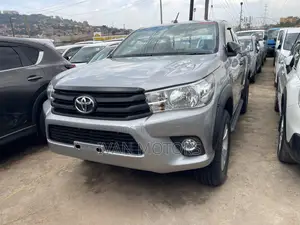 Toyota Hilux 2018 Gray