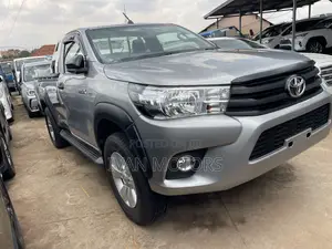 Toyota Hilux 2018 Gray