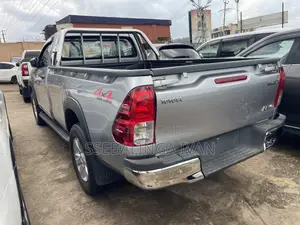 Toyota Hilux 2018 Gray