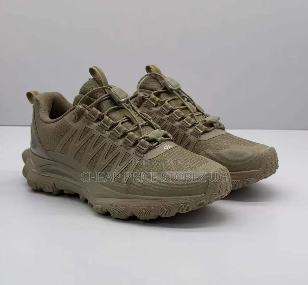 Alo Yoga Trail
Gravel Sneakers