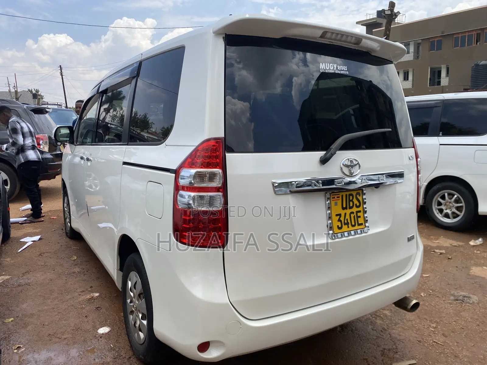 Toyota Noah 2011 White