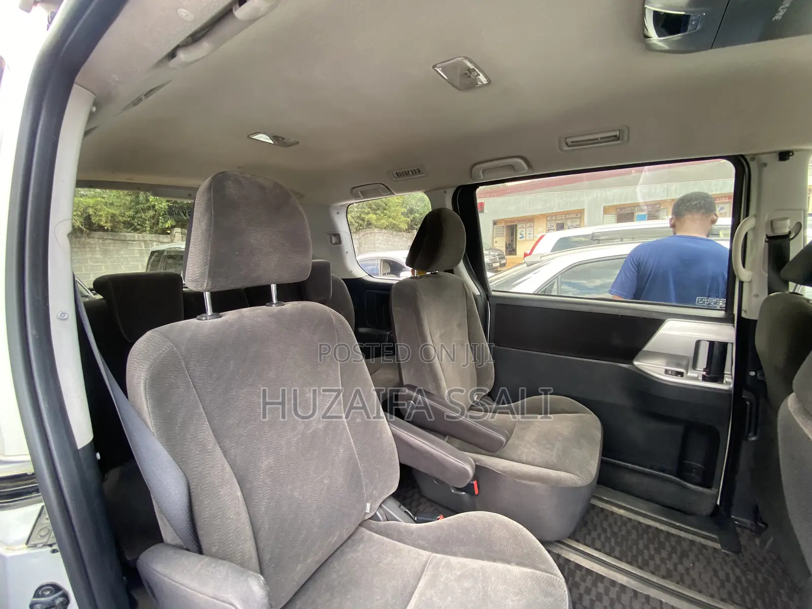 Toyota Noah 2011 White