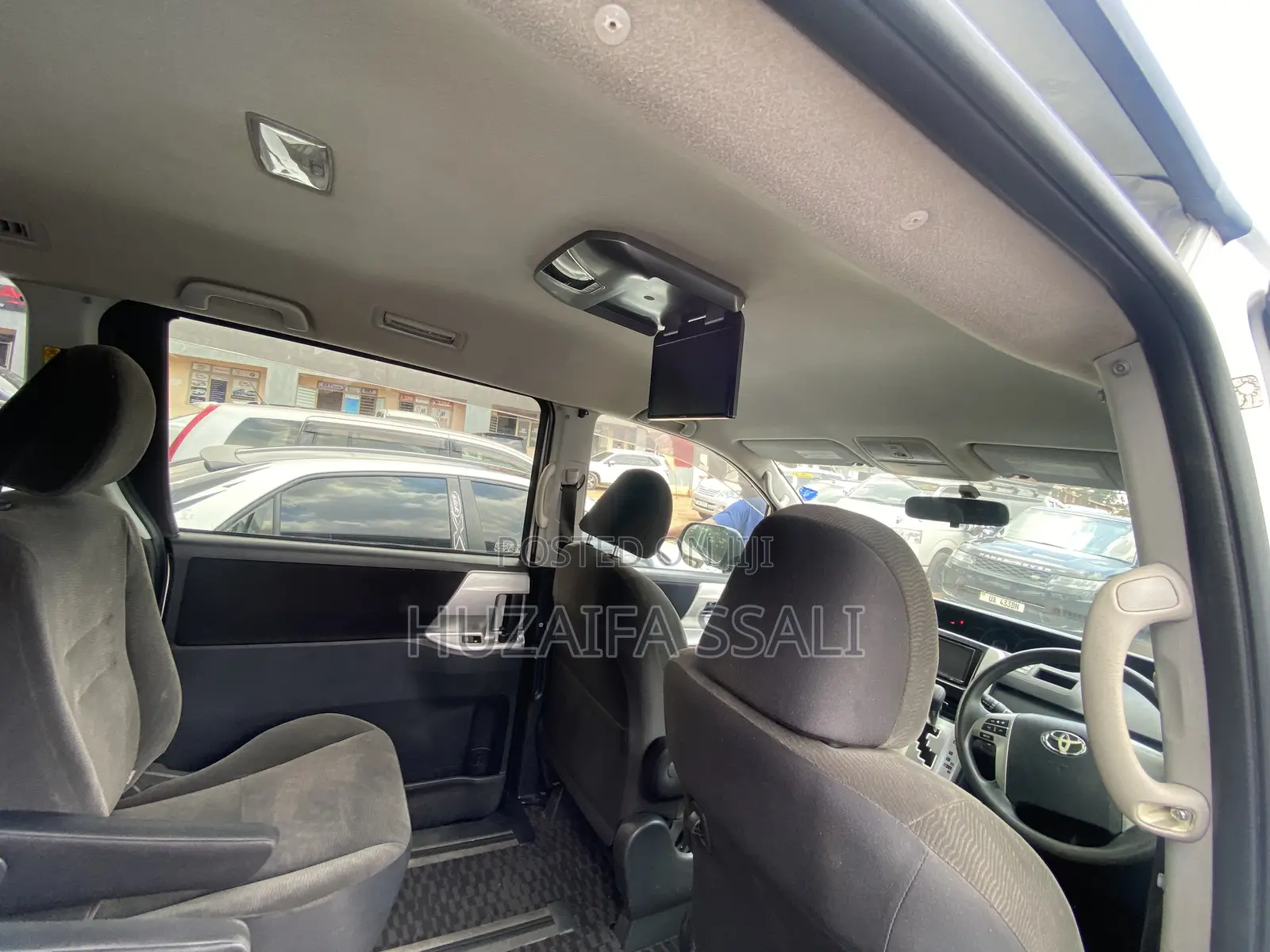 Toyota Noah 2011 White