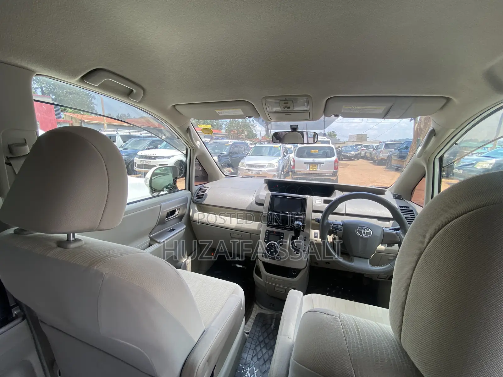 Toyota Noah 2014 White