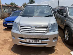 Toyota Noah 2007 Silver