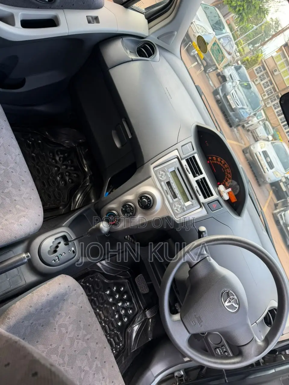 Toyota Vitz 2007 Silver