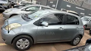 Toyota Vitz 2007 Silver