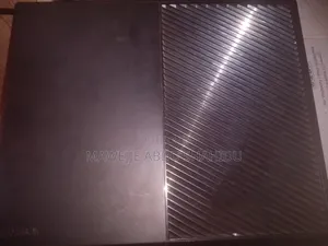 Xbox One It Has 3games.FC26,Call of Duty Black Oops 3,Call of Duty Ww2