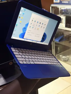 Laptop HP Stream Laptop 2GB Intel Celeron SSD 32GB