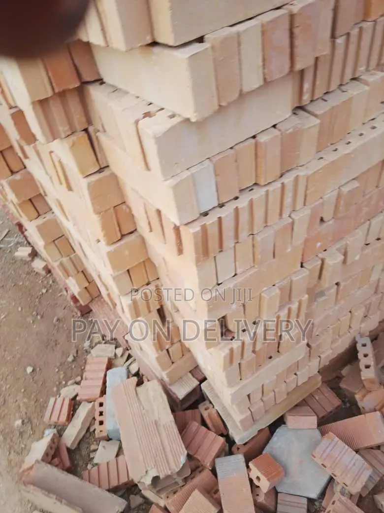 Half Bricks (Buff)