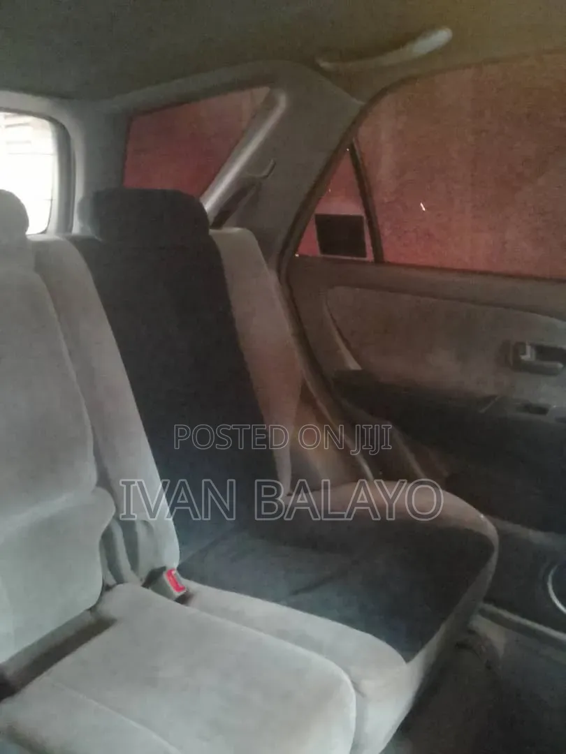 Toyota Harrier 2000 Gray