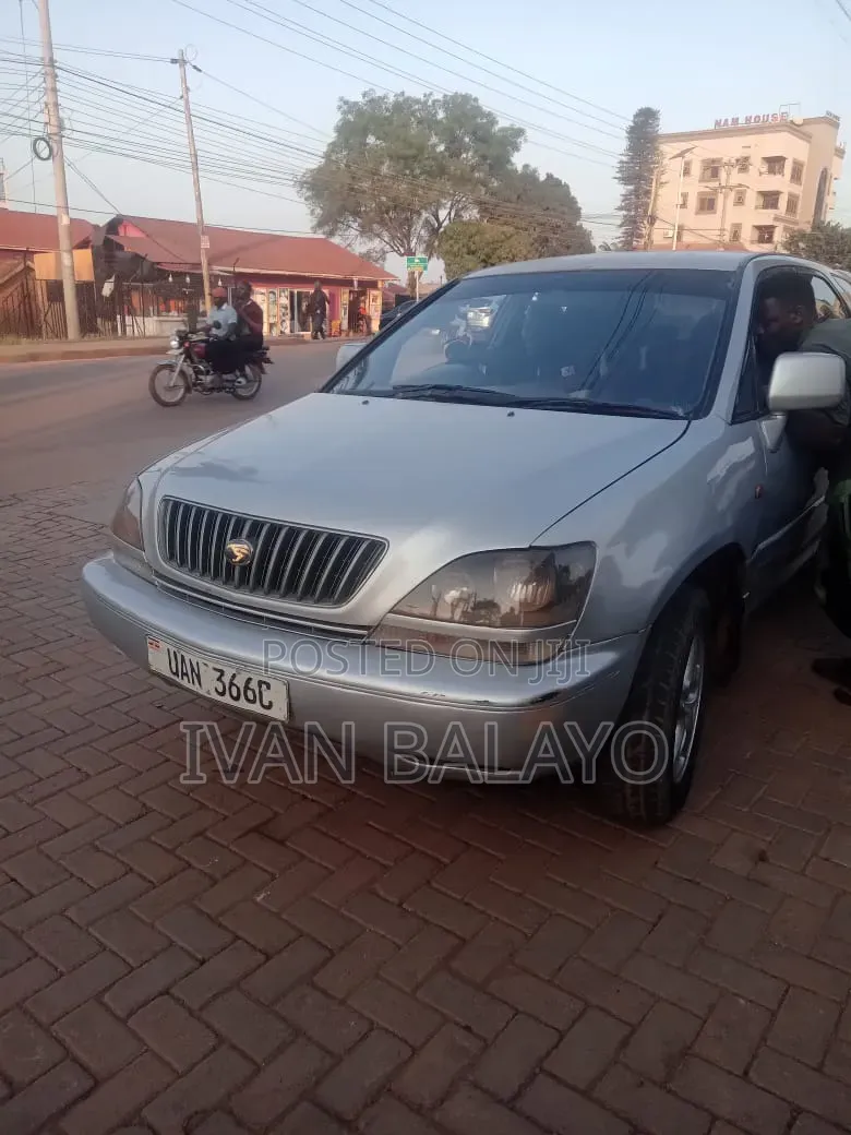 Toyota Harrier 2000 Gray