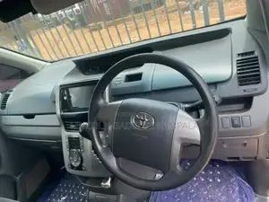 Toyota Noah 2.0 AWD (8 Seater) 2005 Black