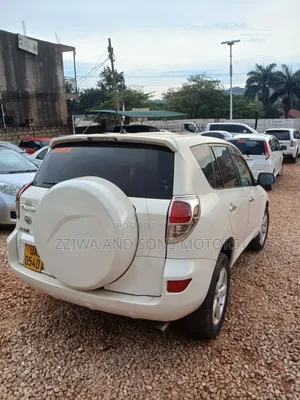 Toyota RAV4 2.0 VVT-i 2008 White