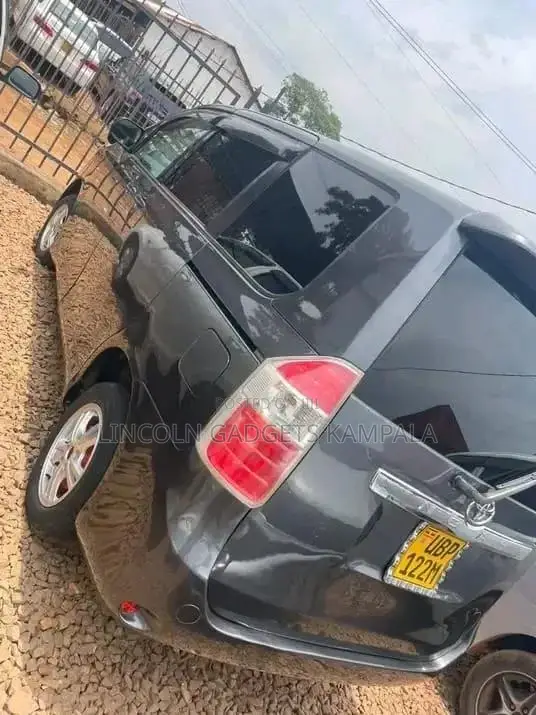 Toyota Noah 2.0 AWD (8 Seater) 2005 Black
