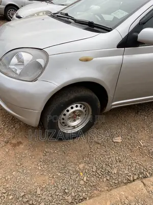 Toyota Vitz 2006 Silver